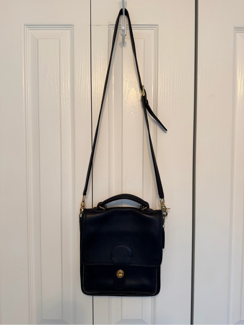 Vintage Coach Black Leather Crossbody Station Bag